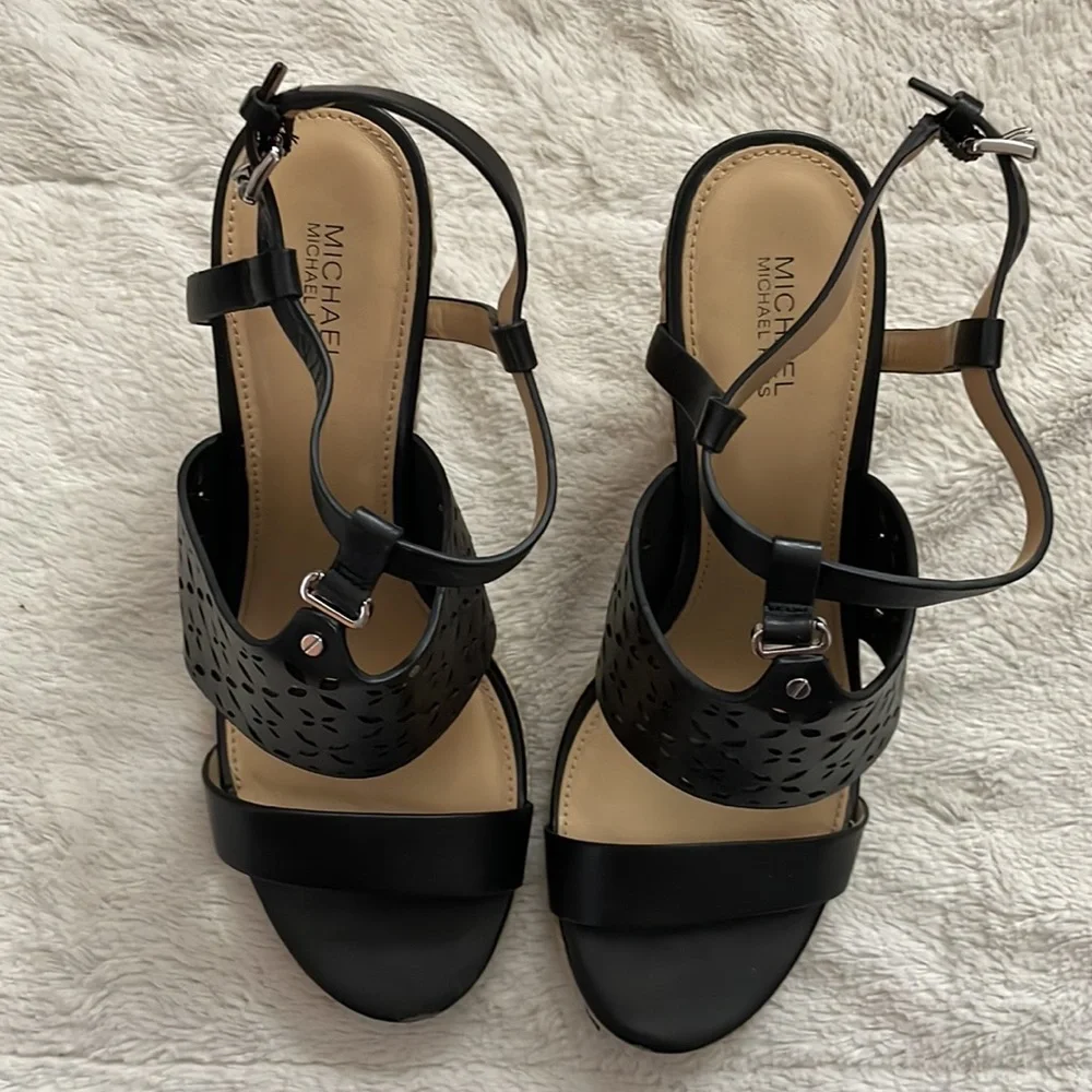 Michael Kors Women's Darci Wedge - Picture 4 of 6